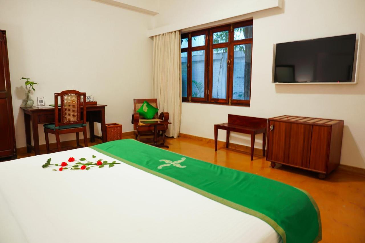 Saraca Hotel Лакнау Екстериор снимка