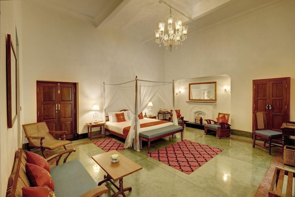 Saraca Hotel Лакнау Екстериор снимка