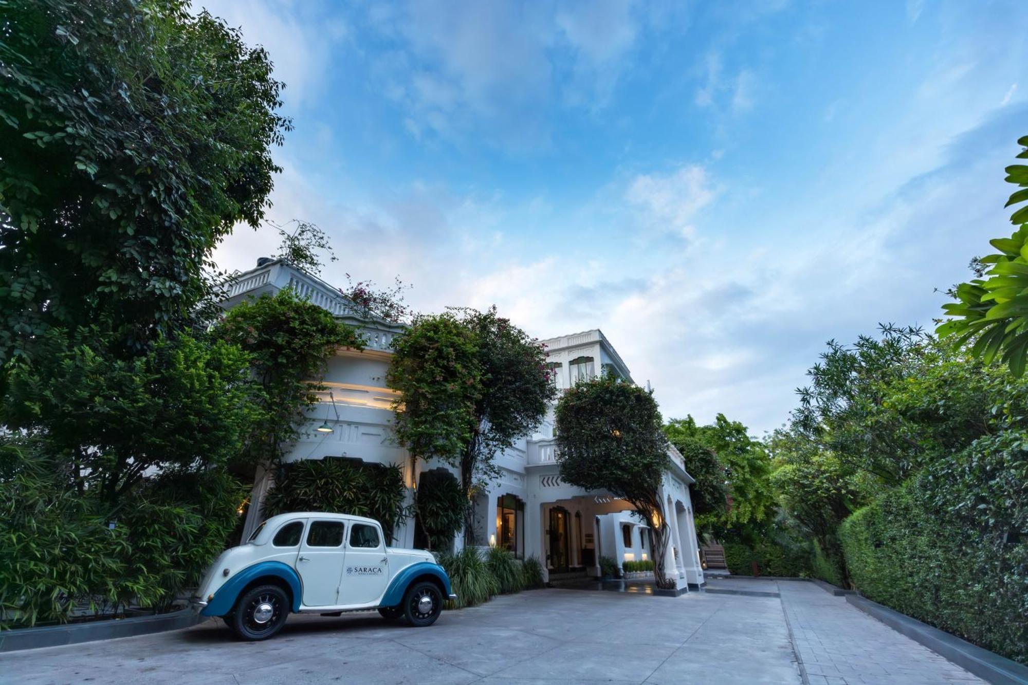 Saraca Hotel Лакнау Екстериор снимка