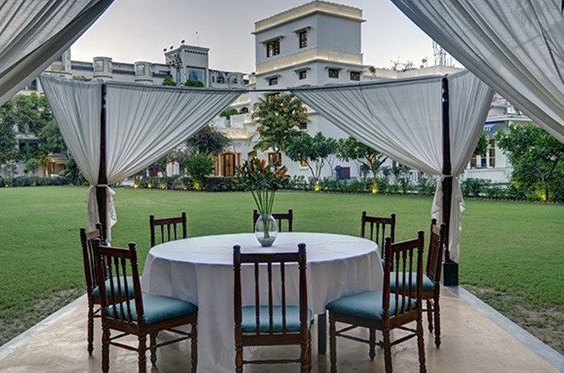 Saraca Hotel Лакнау Екстериор снимка